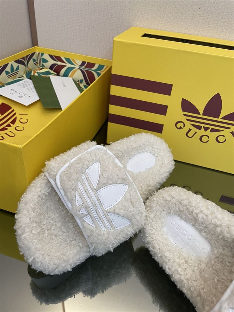 GUCCI x ADIDAS GG PLATFORM SANDAL - Q063