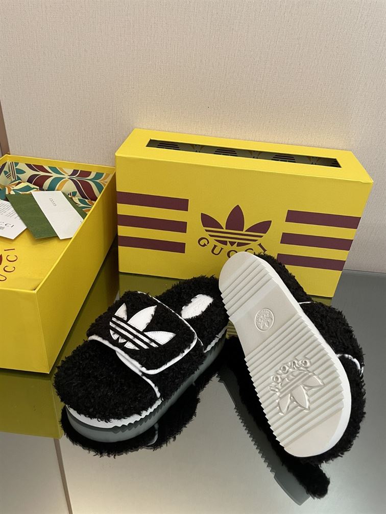 GUCCI x ADIDAS GG PLATFORM SANDAL - Q066