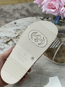 GUCCI x ADIDAS SLIDE  SANDAL - Q083