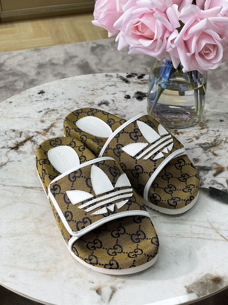 GUCCI x ADIDAS SLIDE  SANDAL - Q085