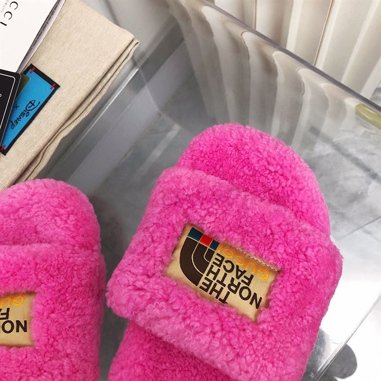 GUCCI x THE NORTH FACE SLIDE - Q054