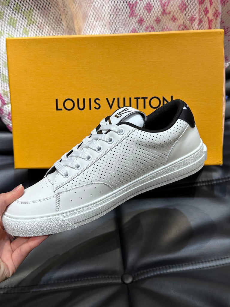 LOUIS VUITTON CHARLIE SNEAKER - L008