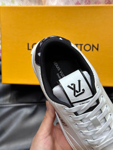 LOUIS VUITTON CHARLIE SNEAKER - L008