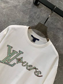 LOUIS VUITTON EMBROIDERED SHORT-SLEEVED T-SHIRT - V004