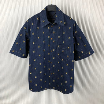 LOUIS VUITTON EMBROIDERED SIGNATURE SHORT-SLEEVED DENIM SHIRT - V048