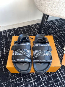 LOUIS VUITTON HONOLULU MULE SANDAL - S031