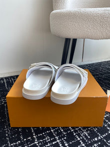 LOUIS VUITTON HONOLULU MULE SANDAL - S034