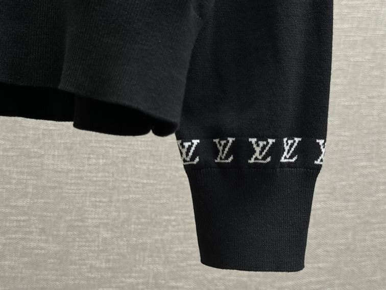 LOUIS VUITTON LONG-SLEEVED COTTON CREWNECK - J050