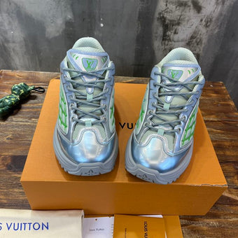 LOUIS VUITTON LV DISCOVERY LACE UP SNEAKER - L076