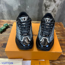 LOUIS VUITTON LV DISCOVERY LACE UP SNEAKER - L077