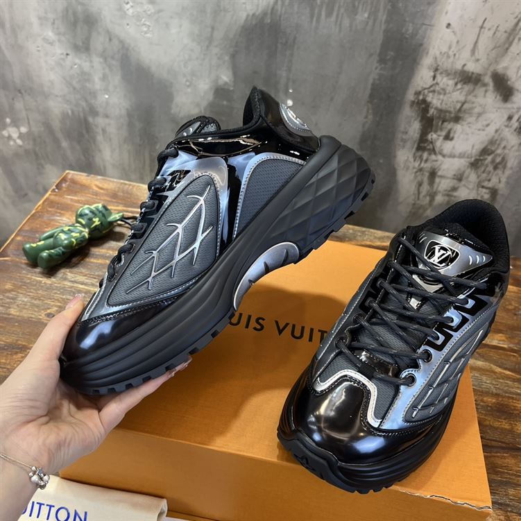 LOUIS VUITTON LV DISCOVERY LACE UP SNEAKER - L077