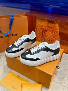 LOUIS VUITTON GROOVY PLATFORM SNEAKER - L144