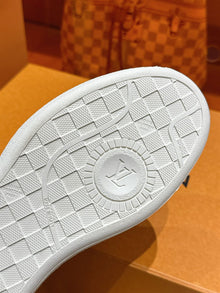 LOUIS VUITTON GROOVY PLATFORM SNEAKER - L145