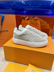 LOUIS VUITTON GROOVY PLATFORM SNEAKER - L145