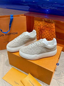 LOUIS VUITTON GROOVY PLATFORM SNEAKER - L145