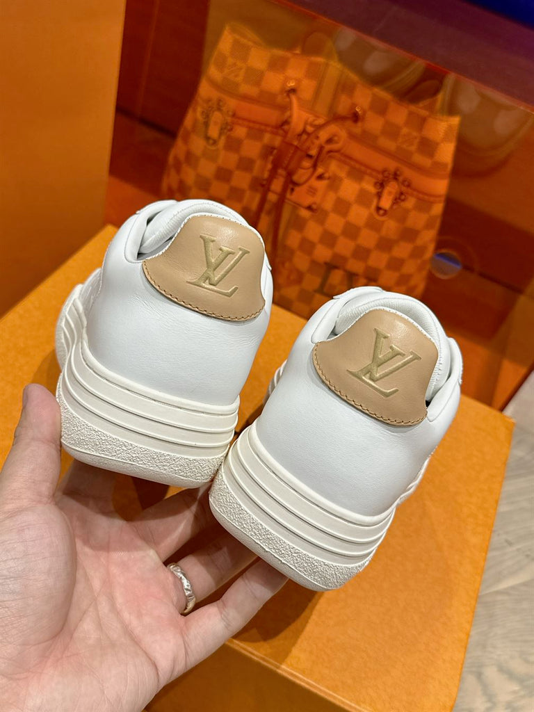 LOUIS VUITTON GROOVY PLATFORM SNEAKER - L146