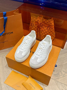 LOUIS VUITTON GROOVY PLATFORM SNEAKER - L146