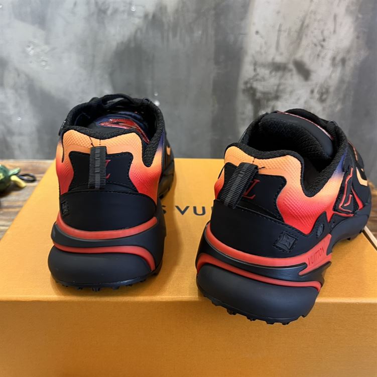 LOUIS VUITTON LV RUNNER TATIC SNEAKER - L099