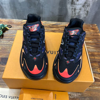 LOUIS VUITTON LV RUNNER TATIC SNEAKER - L099