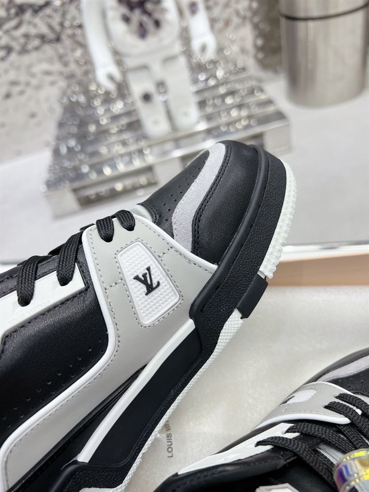 LOUIS VUITTON LV TRAINER BLACK GREY WHITE - L096