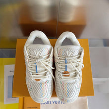 LOUIS VUITTON LV TRAINER MAXI SNEAKER - L017