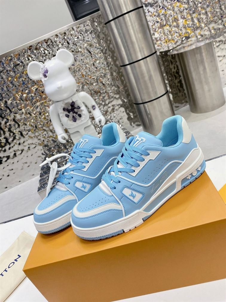 LOUIS VUITTON LV TRAINER SNEAKER BLUE - L093