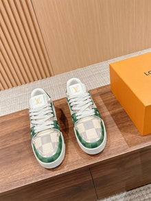 LOUIS VUITTON LV TRAINER SNEAKER GREEN - L042