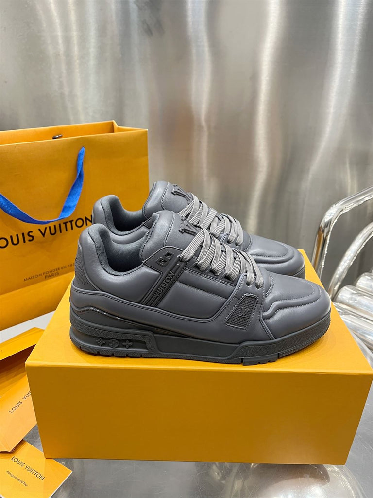 LOUIS VUITTON LV TRAINER SNEAKER GREY - L055