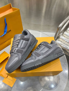 LOUIS VUITTON LV TRAINER SNEAKER GREY - L055