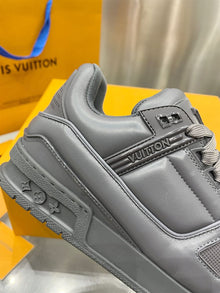 LOUIS VUITTON LV TRAINER SNEAKER GREY - L055