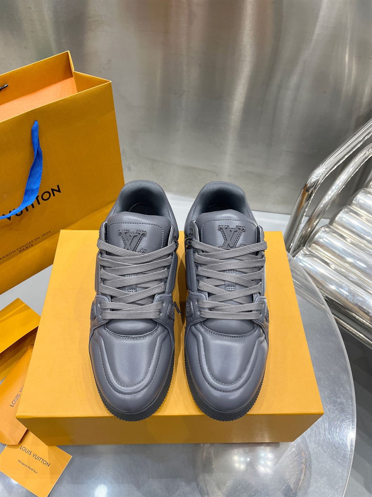 LOUIS VUITTON LV TRAINER SNEAKER GREY - L055