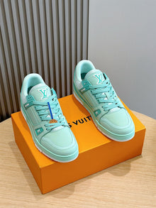 LOUIS VUITTON LV TRAINER SNEAKER - L005