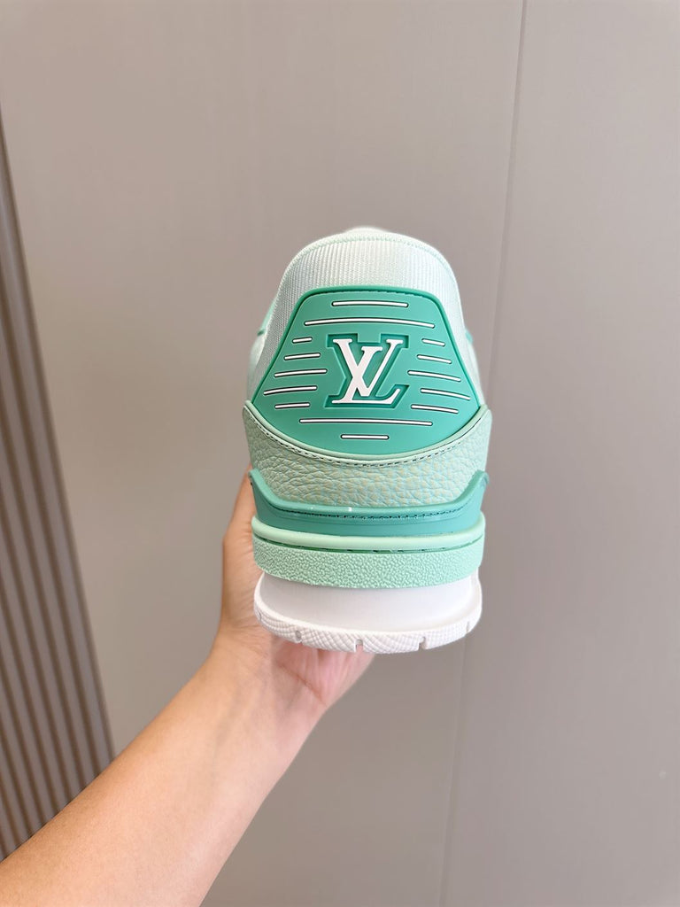 LOUIS VUITTON LV TRAINER SNEAKER - L005