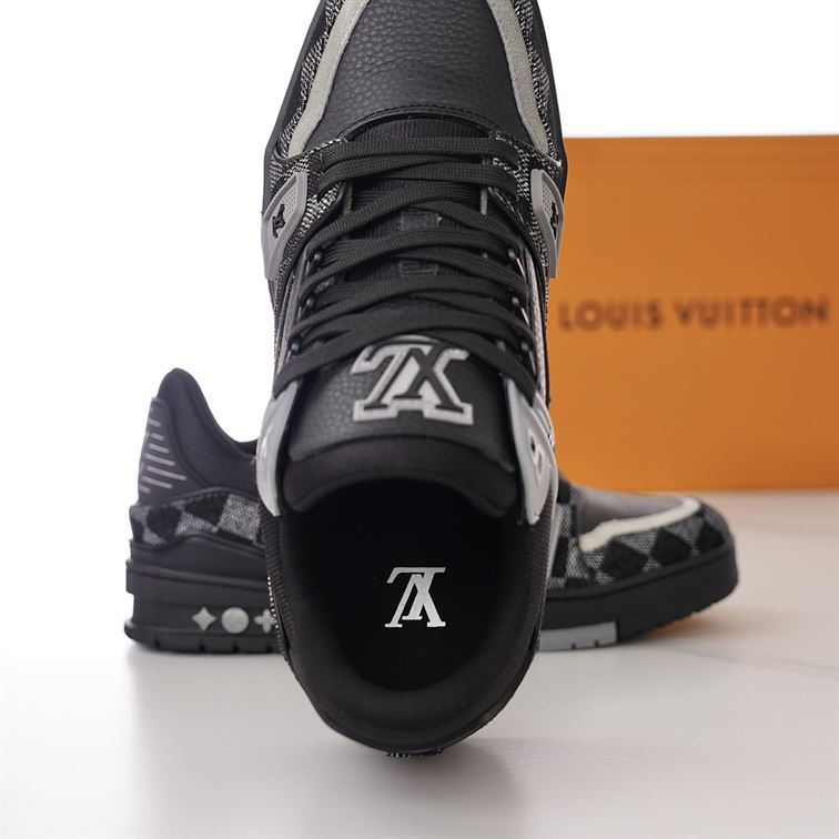 LOUIS VUITTON LV TRAINER SNEAKER - L014