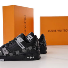 LOUIS VUITTON LV TRAINER SNEAKER - L014