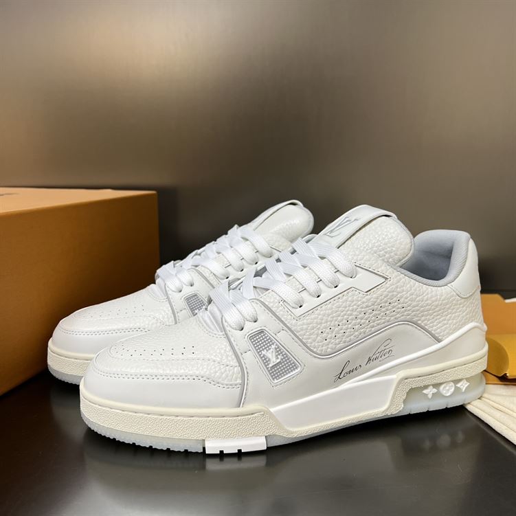 LOUIS VUITTON LV TRAINER SNEAKER - L075