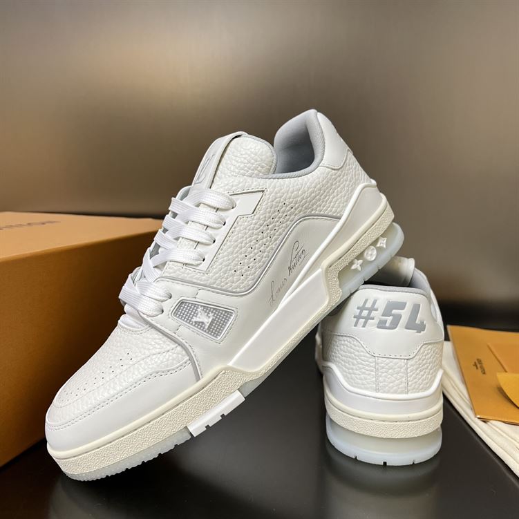 LOUIS VUITTON LV TRAINER SNEAKER - L075