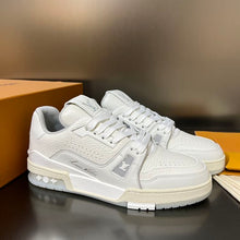 LOUIS VUITTON LV TRAINER SNEAKER - L075