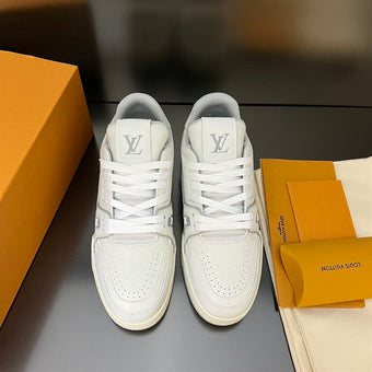 LOUIS VUITTON LV TRAINER SNEAKER - L075