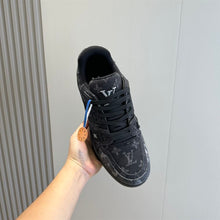 LOUIS VUITTON LV TRAINER SNEAKER - L079