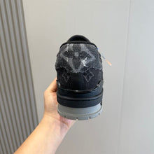 LOUIS VUITTON LV TRAINER SNEAKER - L079