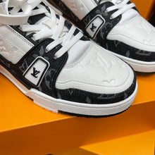 LOUIS VUITTON LV TRAINER SNEAKER - L107