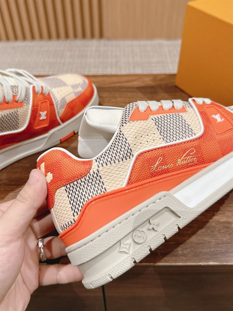 LOUIS VUITTON LV TRAINER SNEAKER ORANGE - L041