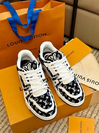 LOUIS VUITTON LV TRAINER SNEAKER BLACK - L134