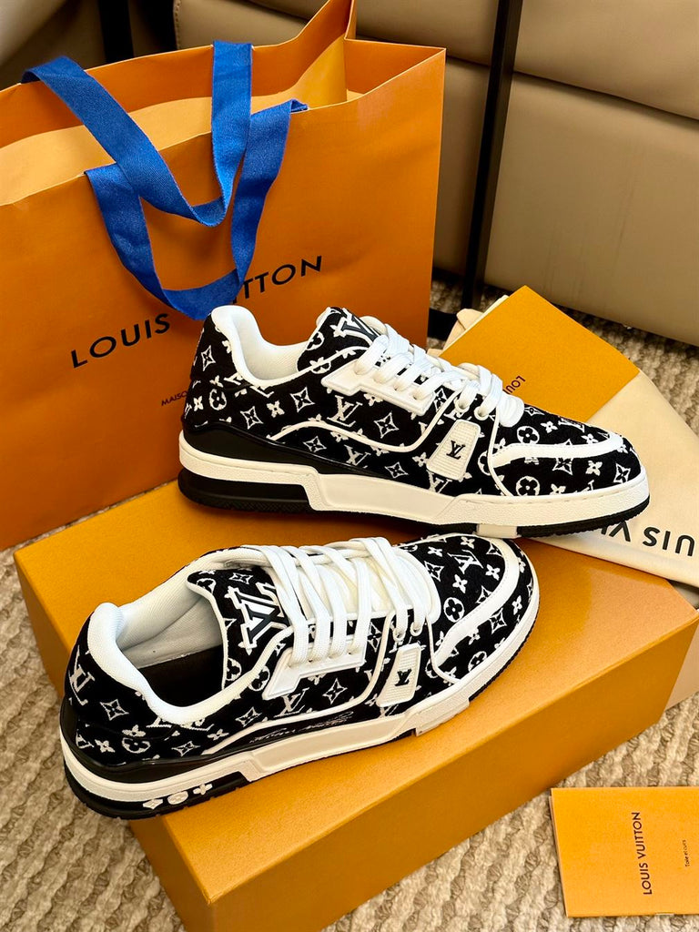 LOUIS VUITTON LV TRAINER SNEAKER BLACK - L134