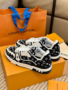 LOUIS VUITTON LV TRAINER SNEAKER BLACK - L134