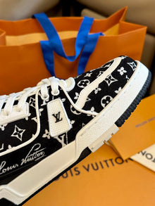 LOUIS VUITTON LV TRAINER SNEAKER BLACK - L134