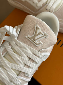 LOUIS VUITTON LV TRAINER SNEAKER YELLOW - L084