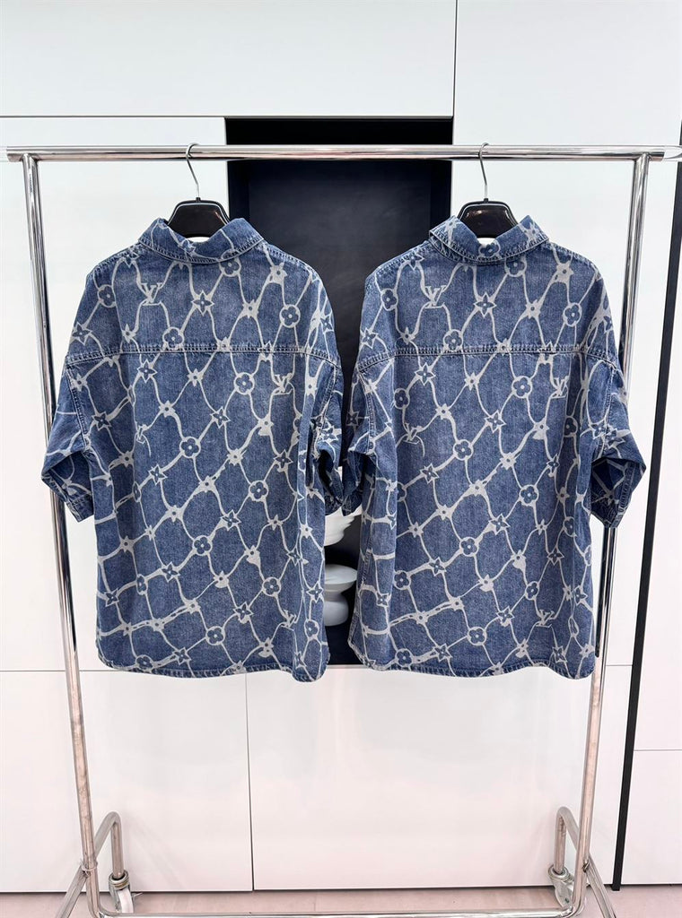 LOUIS VUITTON MONOGRAM PRINTED SHORT-SLEEVED DENIM SHIRT - V053