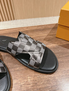 LOUIS VUITTON OASIS MULE - S074